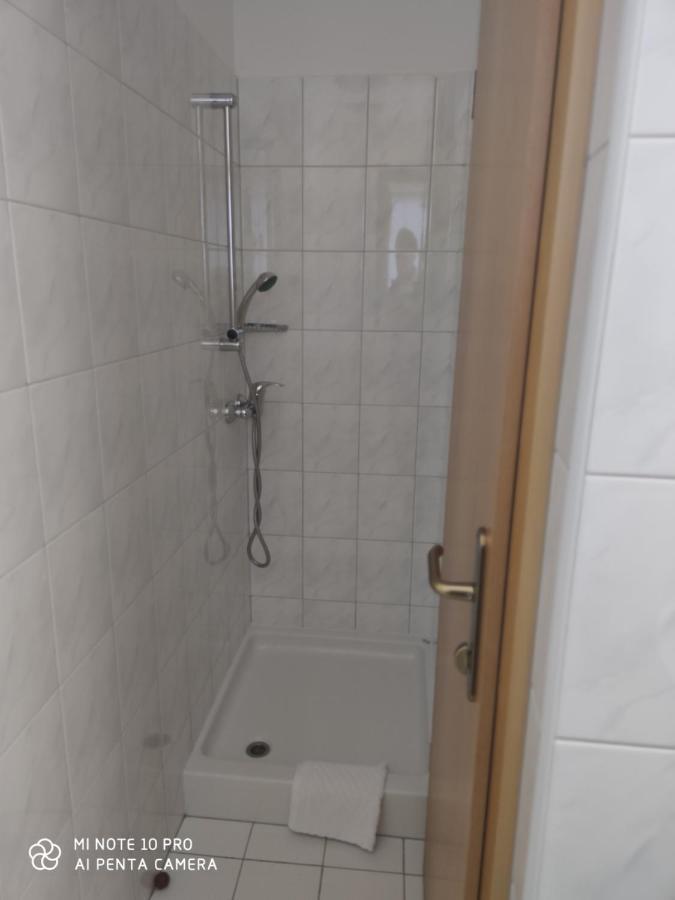 צ'רקנו Guest House Gostisce Gacnk V Logu מראה חיצוני תמונה