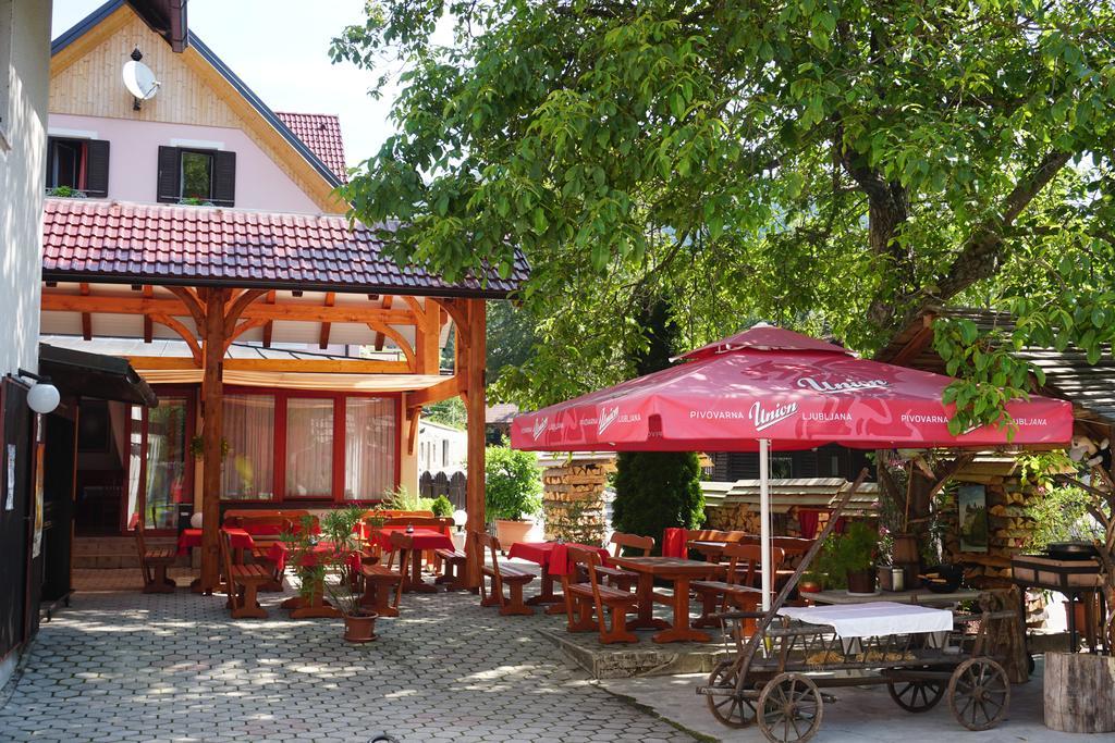 צ'רקנו Guest House Gostisce Gacnk V Logu מראה חיצוני תמונה
